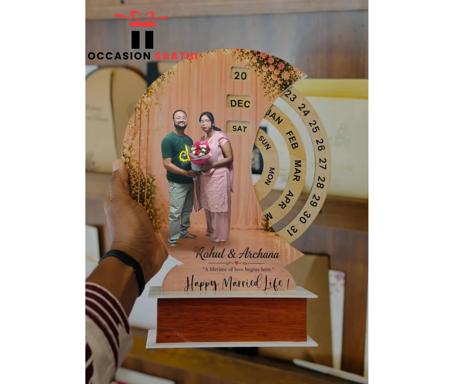 Couple Cutout Calander